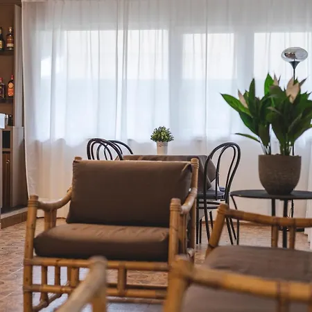 Clift Hotel 2*