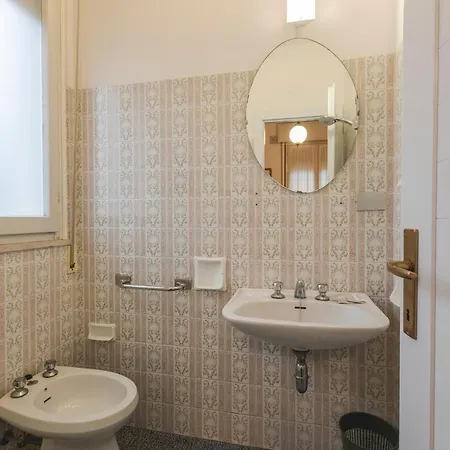 Clift Hotel 2*