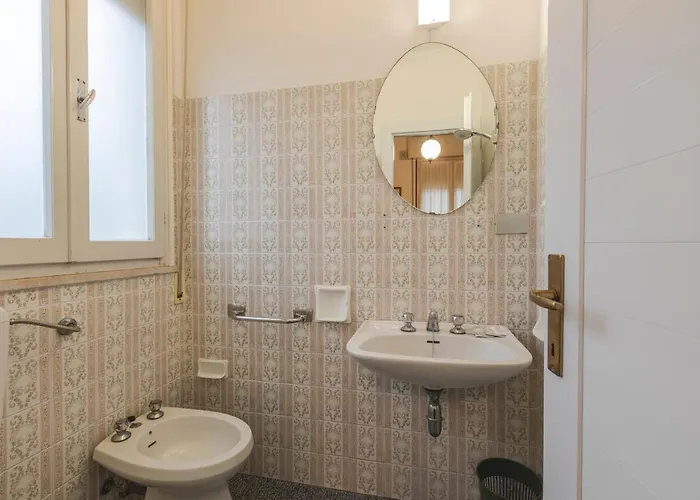 Clift Hotel 2*